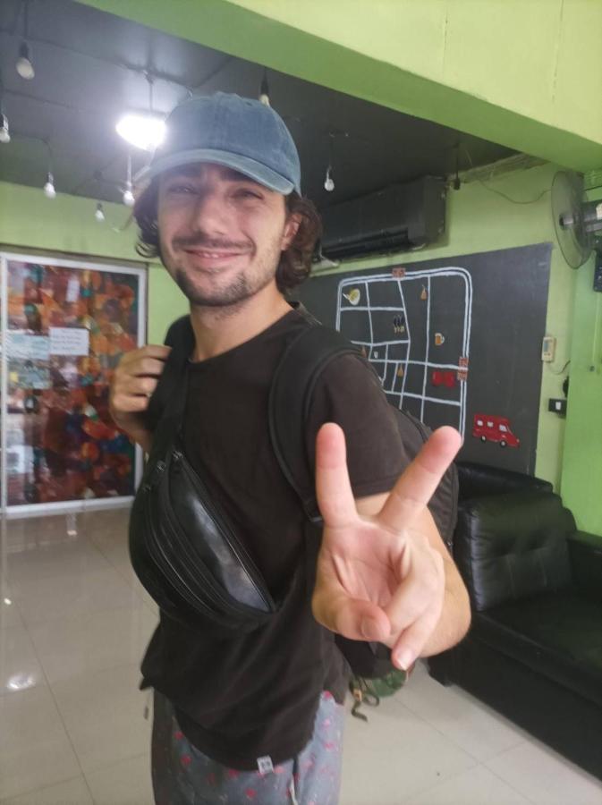 Smile Capsule Hostel Chiang Mai Exterior photo